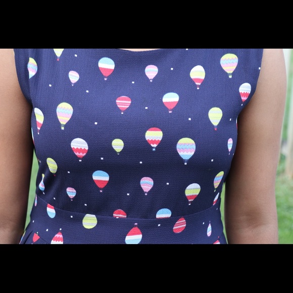 LA Soul dress with hot air ballon pattern - Picture 3 of 3